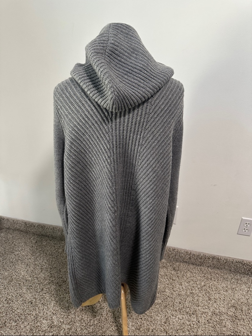 🐝 A New Day Hooded Cardigan Sweater - Picture 3 of 5